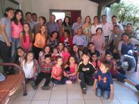 Mitarbeiter und Familienangeh&ouml;rige des Centro San Liborio